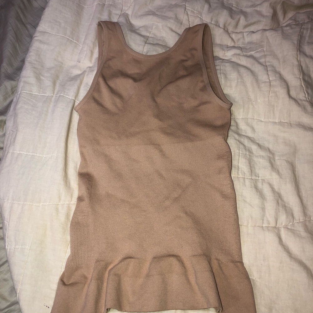 Camishaper tan color size S 95 Nylon 5 spandex - Picture 3 of 4